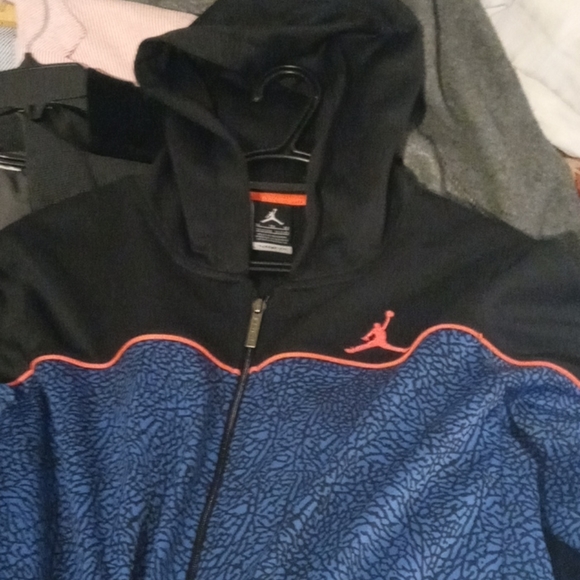 Blazers - Picture 8 of 8